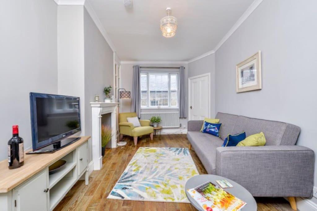Victorian Townhouse - Stamford Centre - 2 Big Bedrooms, Living Room Kitchen Etc Tastefully Decorated Экстерьер фото
