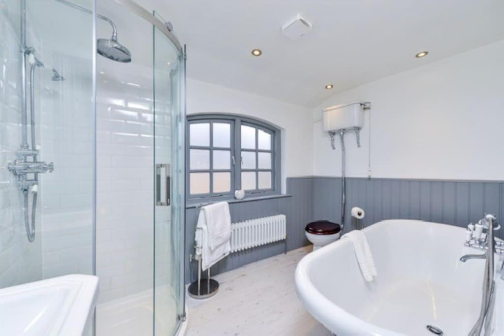Victorian Townhouse - Stamford Centre - 2 Big Bedrooms, Living Room Kitchen Etc Tastefully Decorated Экстерьер фото