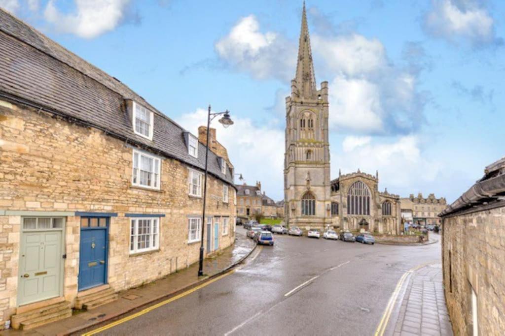 Victorian Townhouse - Stamford Centre - 2 Big Bedrooms, Living Room Kitchen Etc Tastefully Decorated Экстерьер фото