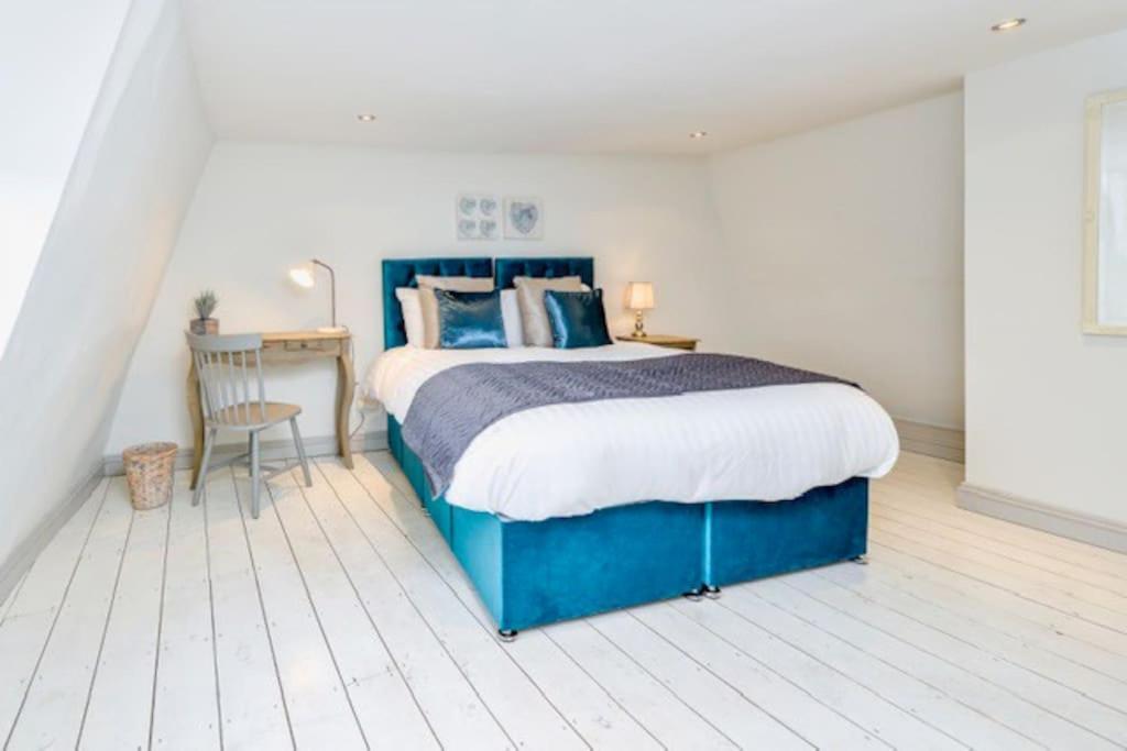 Victorian Townhouse - Stamford Centre - 2 Big Bedrooms, Living Room Kitchen Etc Tastefully Decorated Экстерьер фото
