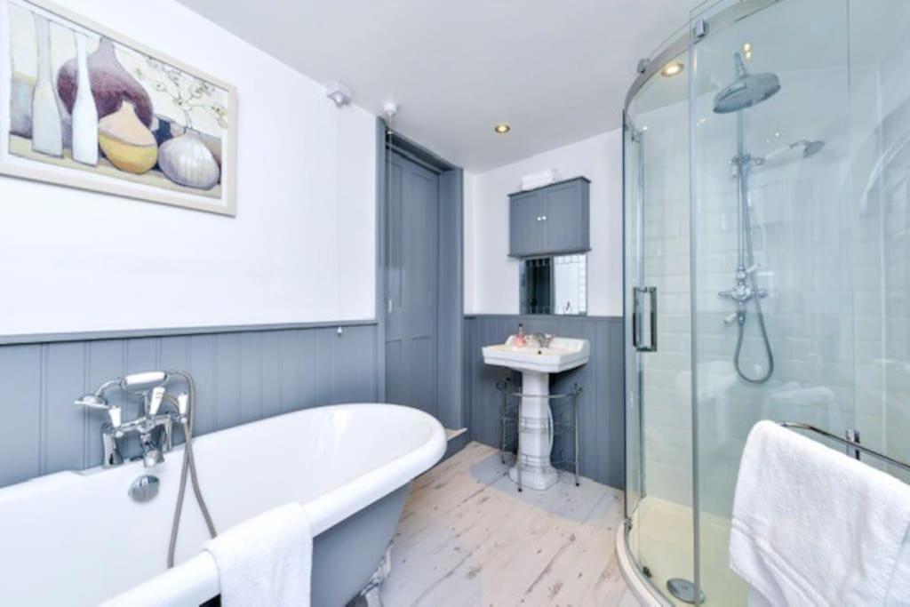 Victorian Townhouse - Stamford Centre - 2 Big Bedrooms, Living Room Kitchen Etc Tastefully Decorated Экстерьер фото